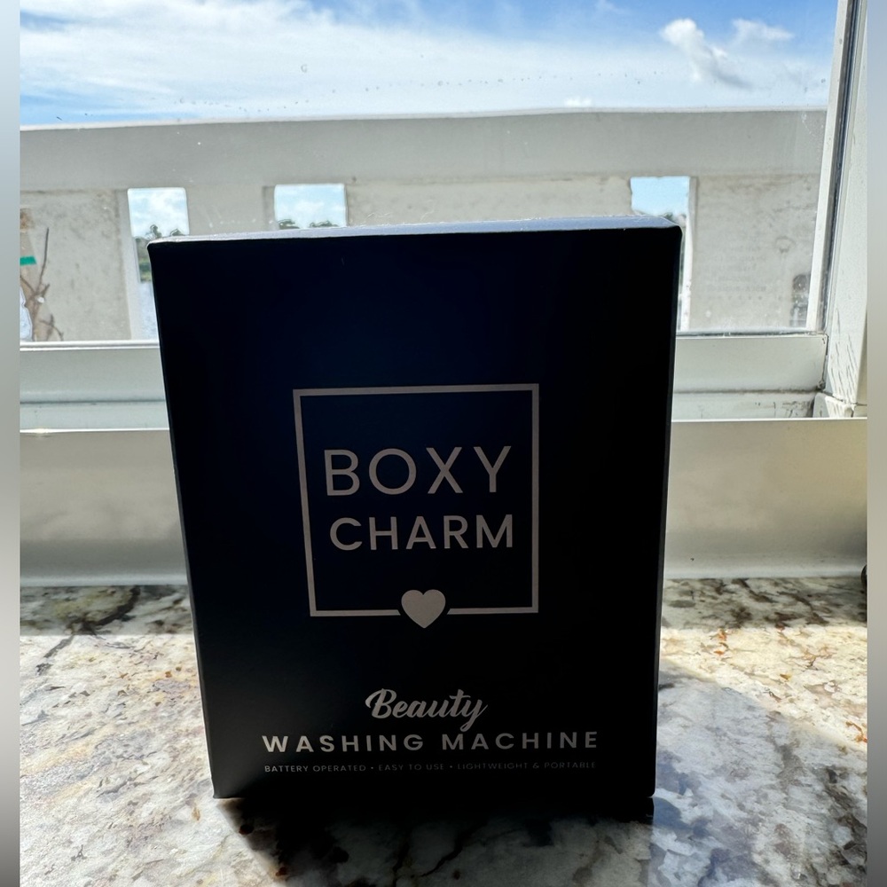 Boxy Charm Washing Machine NEW!